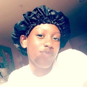 Meet your Posher, Launa